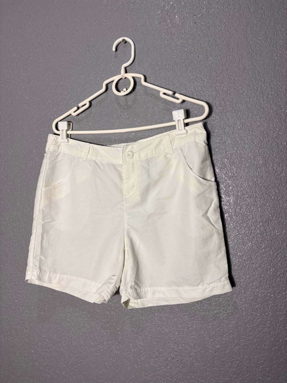 Women’s Cream Casual Shorts - Classic Summer Style